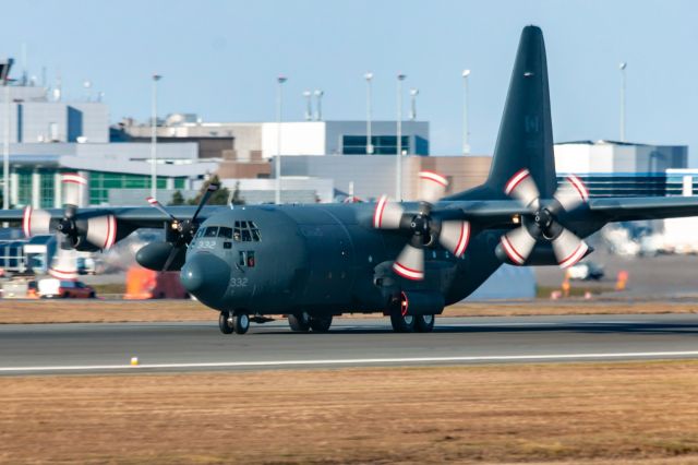 Lockheed C-130 Hercules (13-0332) - 130332 landing with engine 3 shut down