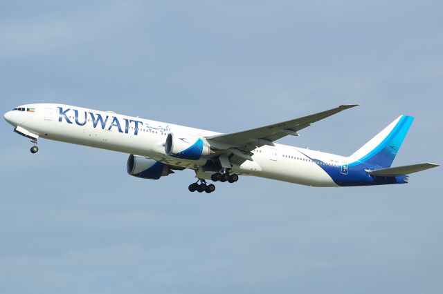 BOEING 777-300ER (9K-AQI) - A Kuwait Airways B777-300ER taking from runway 27L at LHR.br /br /Location: T5 Spotting Point.br /Date: 12.10.22 (dd/mm/yy)