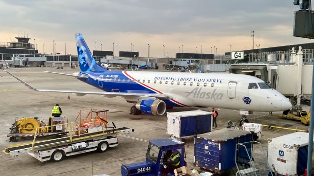 Embraer 175 (N651QX) - A Horizon Air Embraer ERJ-175(200)LR, operated by Alaska Airlines, in a special livery @ Chicago O’hare. 3/17/22.   