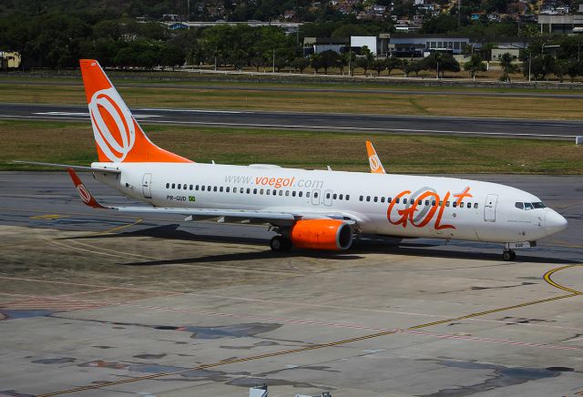 Boeing 737-700 (PR-GUD)