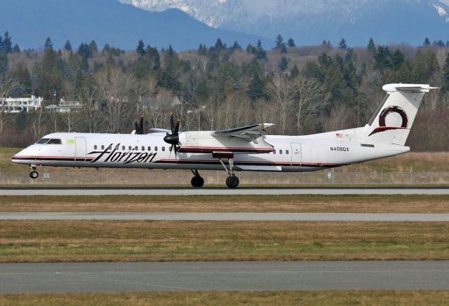 de Havilland Dash 8-400 (N409D)