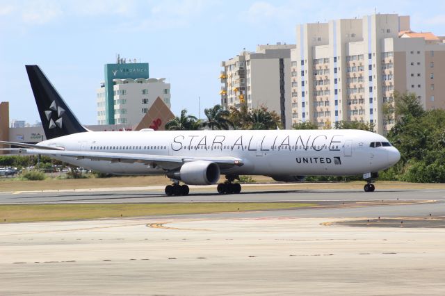 BOEING 767-400 (N76055)