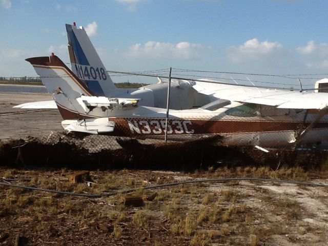 Cessna Skylane (N3353C)