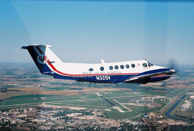 Beechcraft Super King Air 200 (N32SV)