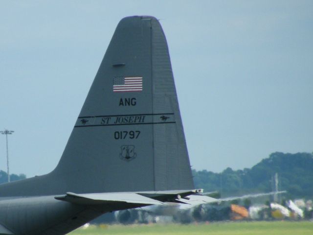 Lockheed C-130 Hercules (90-1797) - 90-1797 C130 TAIL SHOT 19/06/14 EINN