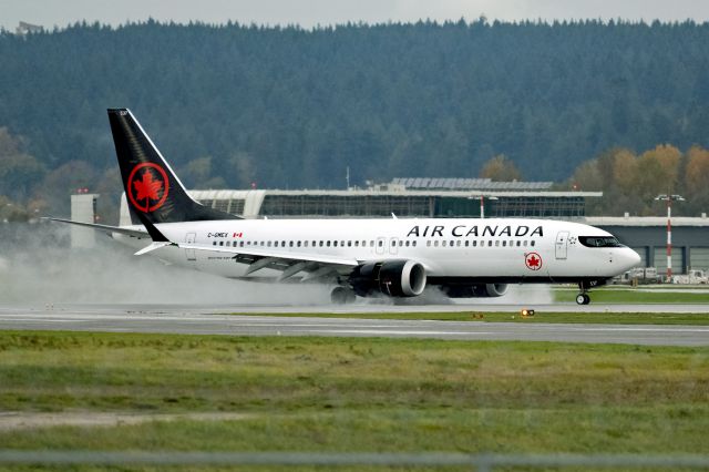 Boeing 737 MAX 8 (C-GMEX)