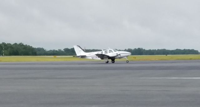 Beechcraft Baron (58) (N436AT)