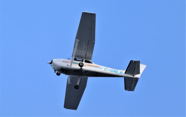 C-GNLR — - C-GNLR Cessna Skyhawk 172 N Centre Pluridisciplinaire d'Aviation de Québec Survolant la ville de Lavaltrie QC. le 21-03-2023 à 17:27