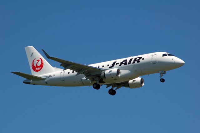 Embraer 170/175 (JA223J) - 2013-07-13