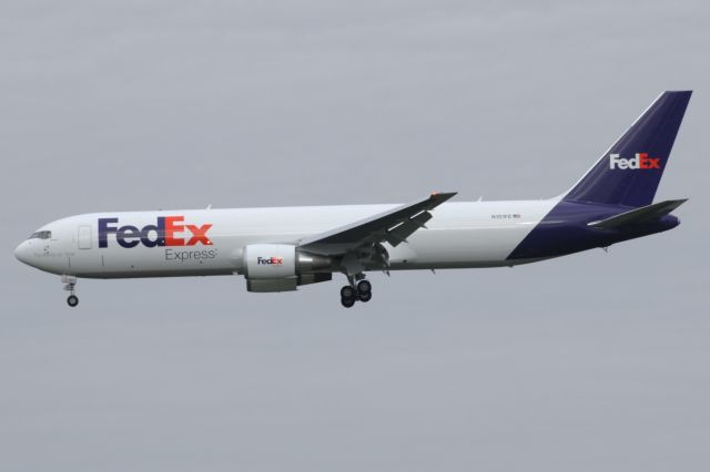 BOEING 767-300 (N101FE) - FEDEXfirst 767. 767-3S2F N101FE Hannah br /landing 23-R on it's second visit to IND.