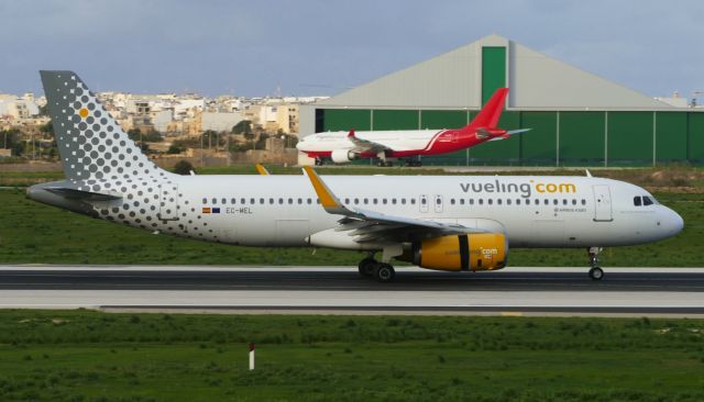 Airbus A320 (EC-MEL) - On landing RW31