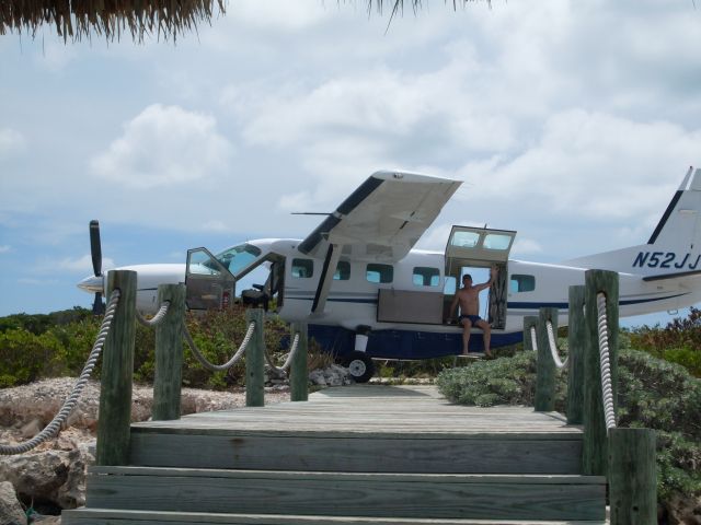 Cessna Caravan (N52JJ) - chillin in Musha Cay, Exuma Bahamas