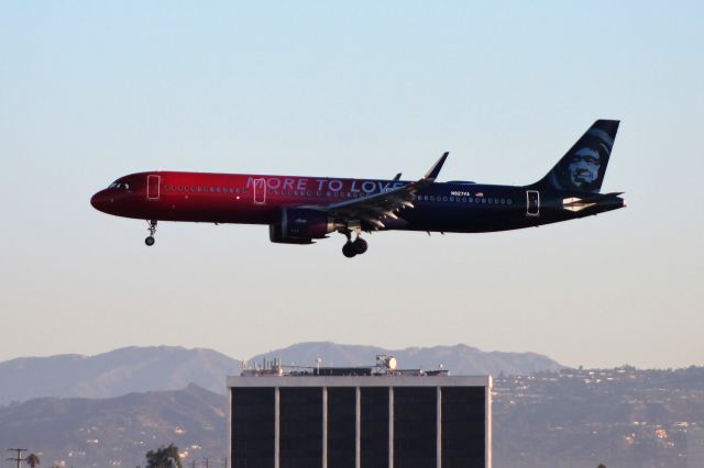 Airbus A321 (N927VA)