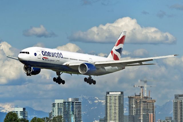 Boeing 777-200 (G-YMMT)