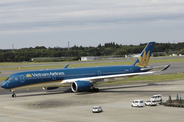 Airbus A350-900 (VN-A886) - Taxing at Narita Intl Airport on 2015/09/20