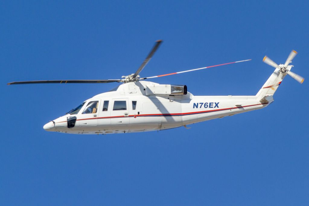 Sikorsky S-76 (N76EX)