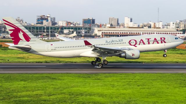 Airbus A330-300 (A7-ACG)