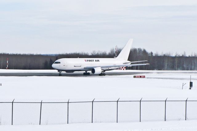 BOEING 767-200 (C-GKLY)