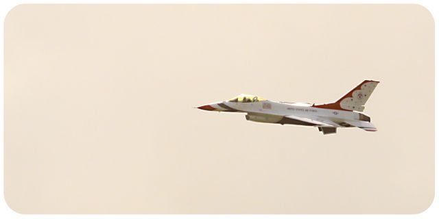 Lockheed F-16 Fighting Falcon — - McDill Air Show - Tampa - Thunderbirds