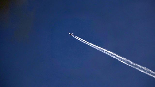 BOEING 777-300ER (G-STBC)
