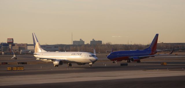 Boeing 737-700 (N67827)