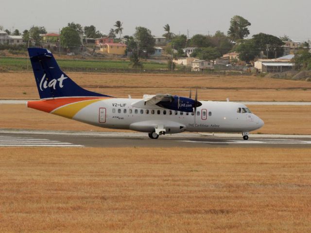 Aerospatiale ATR-42-300 (V2-LIF)