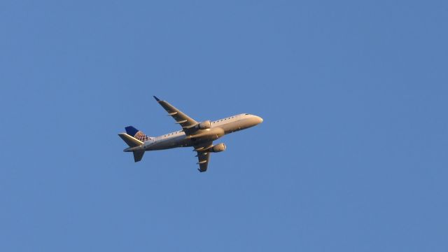 Embraer 170/175 (N634RW)