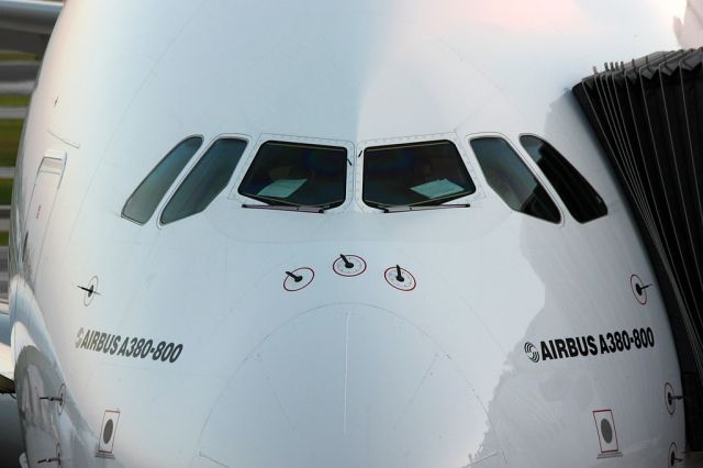 Airbus A380-800 (A6-EDM)