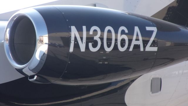 Embraer Phenom 300 (N306AZ)