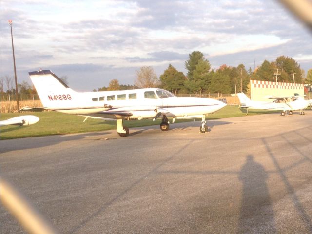 Cessna 402 (N4168G)