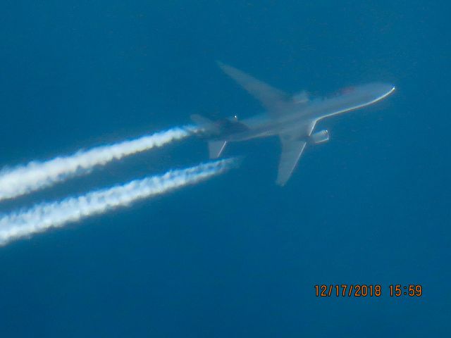 Boeing MD-11 (N587FE)