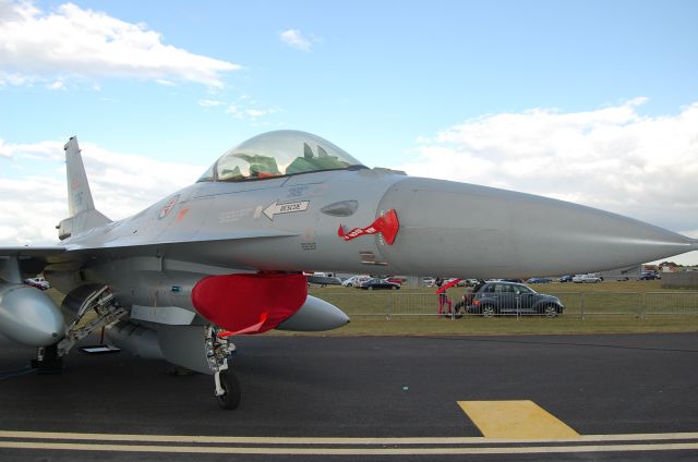 Lockheed F-16 Fighting Falcon —
