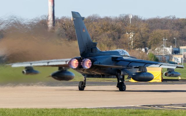 N4592 — - 45+92 German Air Force (Luftwaffe) Panavia Tornado 