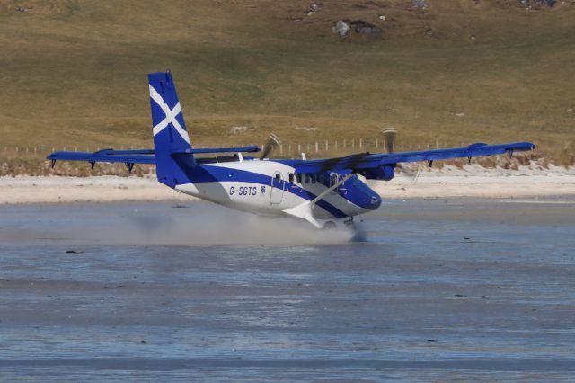 De Havilland Canada Twin Otter (G-SGTS) - Through the puddles 