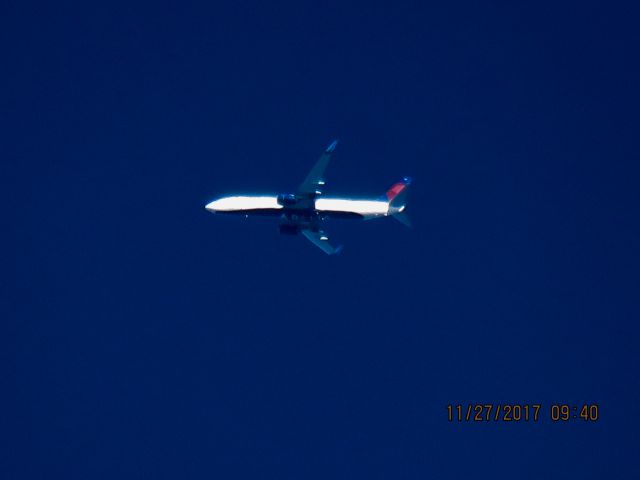 Boeing 737-900 (N858DZ)