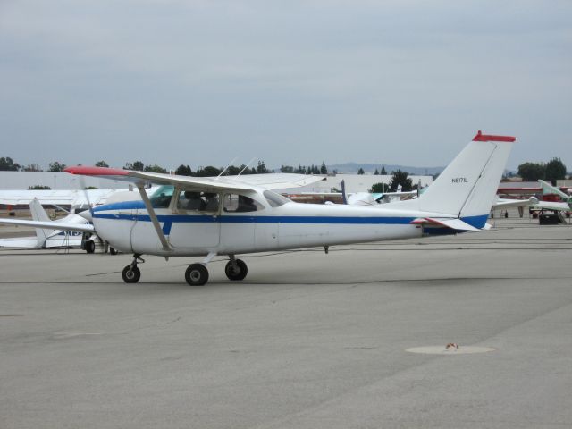 Cessna Skyhawk (N8171L) - Taxiing at Fullerton