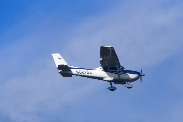 Cessna Skylane (N6013S)