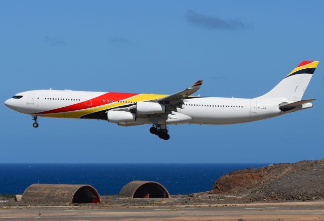 Airbus A340-300 (9H-AHUB)