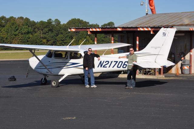 Cessna Skyhawk (N21706) - F17 Center Texas