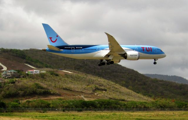 Boeing 787-8 (G-TUID)