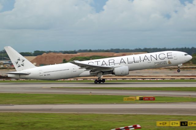 BOEING 777-300 (9V-SYL) - "Star Alliance" livery