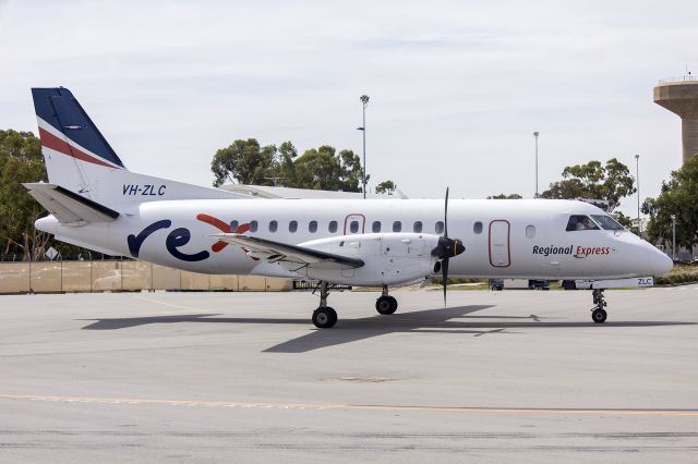 Saab 340 (VH-ZLC) - Regional Express Airlines (VH-ZLC) Saab 340B taxiing at Wagga Wagga Airport.