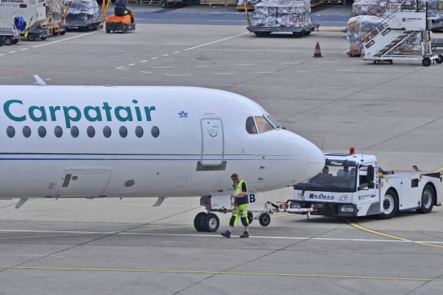 Fokker 100 (YR-FKB)