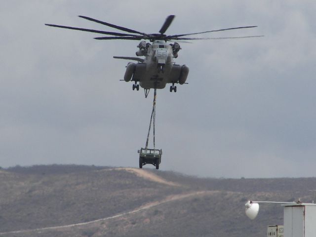 — — - MCAS Miramar Airshow 2007  San Diego, CA  Heavy lift CH-53!