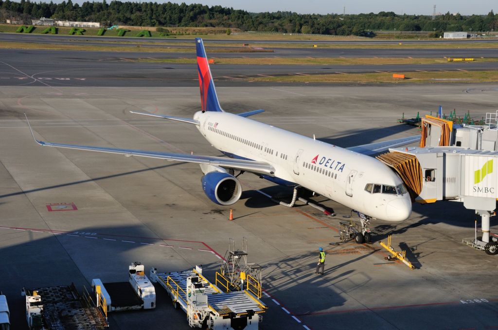 Boeing 757-200 (N538US) - 2015/10/26