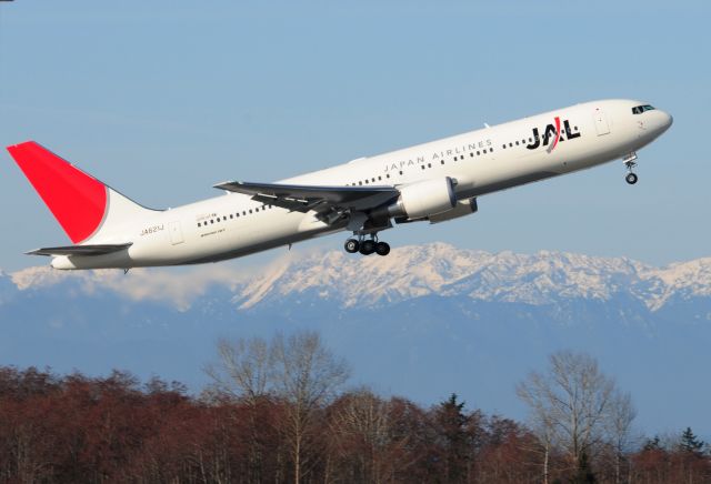 JA621J — - JAL JA621J Boeing 767 Test Flight at KPAE