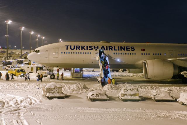 BOEING 777-300 (TC-LJE) - 9th Jan., 2017