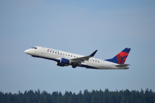 Embraer 170/175 (N251SY) - SKW4790 departing for Seattle-Tacoma.