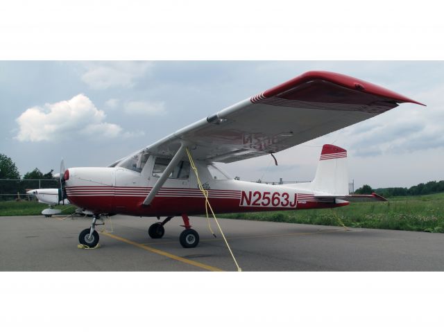 Cessna Commuter (N2563J)