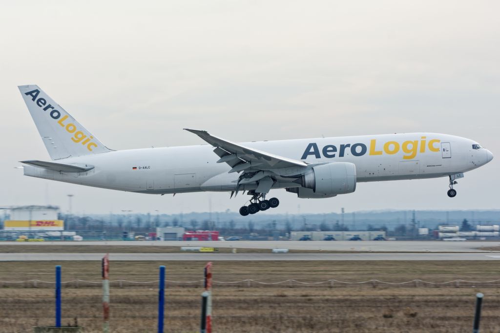 BOEING 777-200LR (D-AALC)